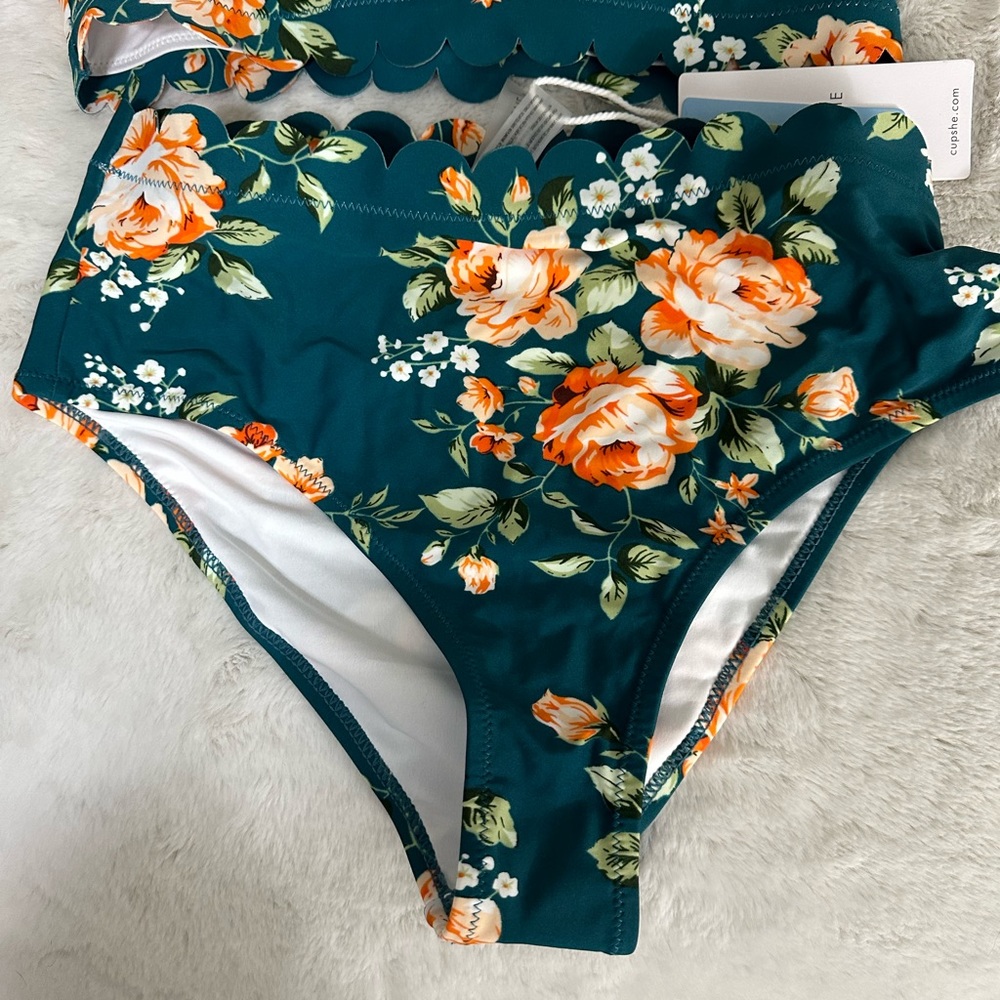 NWT Cupshe High Waisted Halter Bikini - Picture 2 of 9